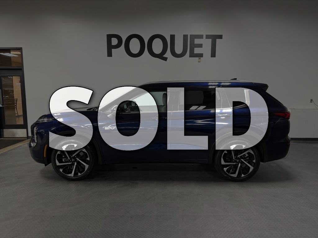 2023 Mitsubishi Outlander Plug-In Hybrid SEL's photo