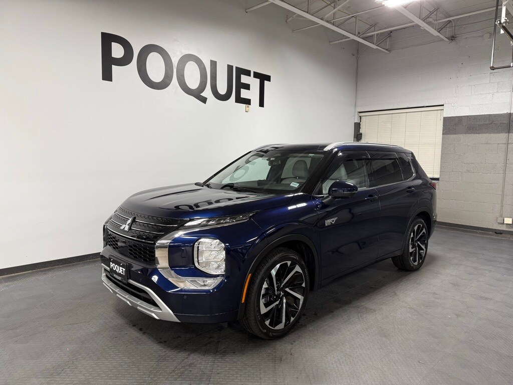 2023 Mitsubishi Outlander PHEV SEL Touring photo 2