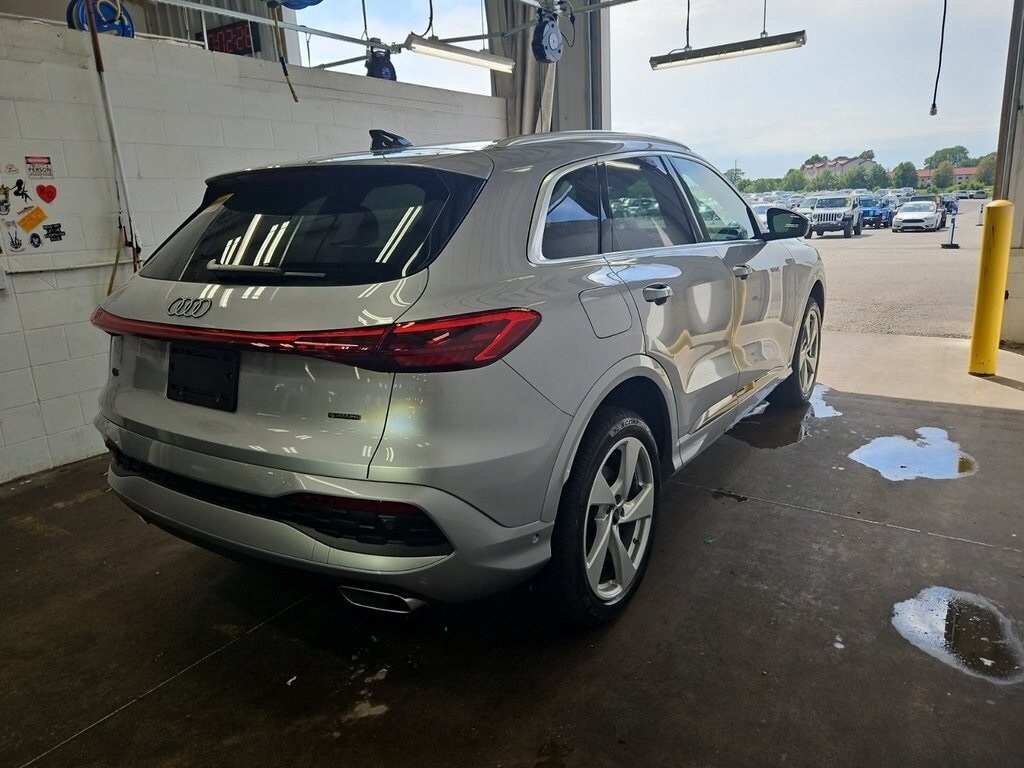 2025 Audi Q5 2.0T Premium Plus photo 2