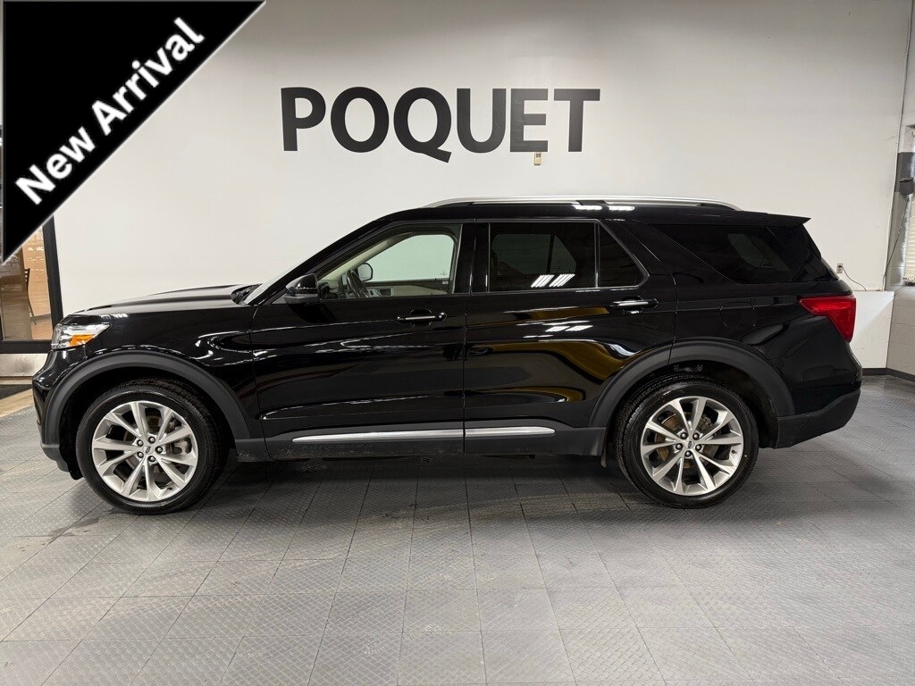 2022 Ford Explorer Platinum's photo