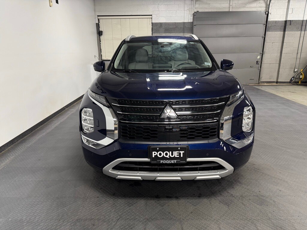 2023 Mitsubishi Outlander PHEV SEL Touring photo 3