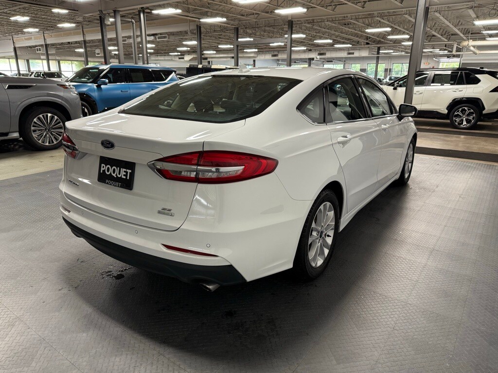 2020 Ford Fusion SE photo 4