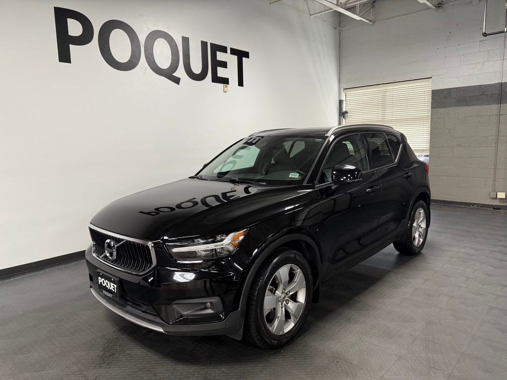 Used 2021 Volvo XC40 Momentum SUV