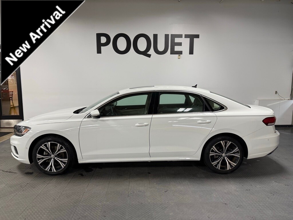 2020 Volkswagen Passat SEL's photo