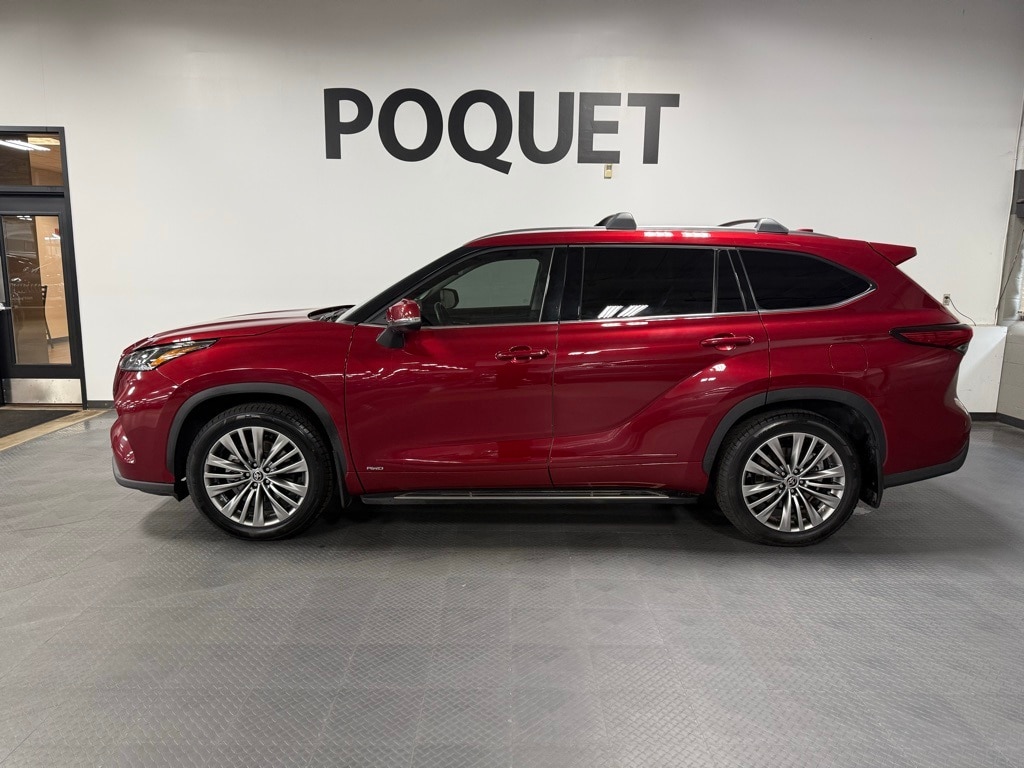 2022 Toyota Highlander Platinum's photo