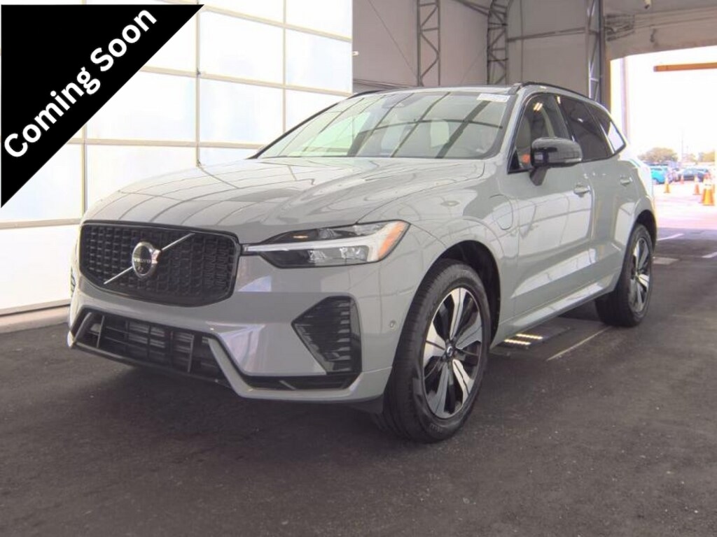 2025 Volvo XC60 T8 Plus Dark AWD's photo