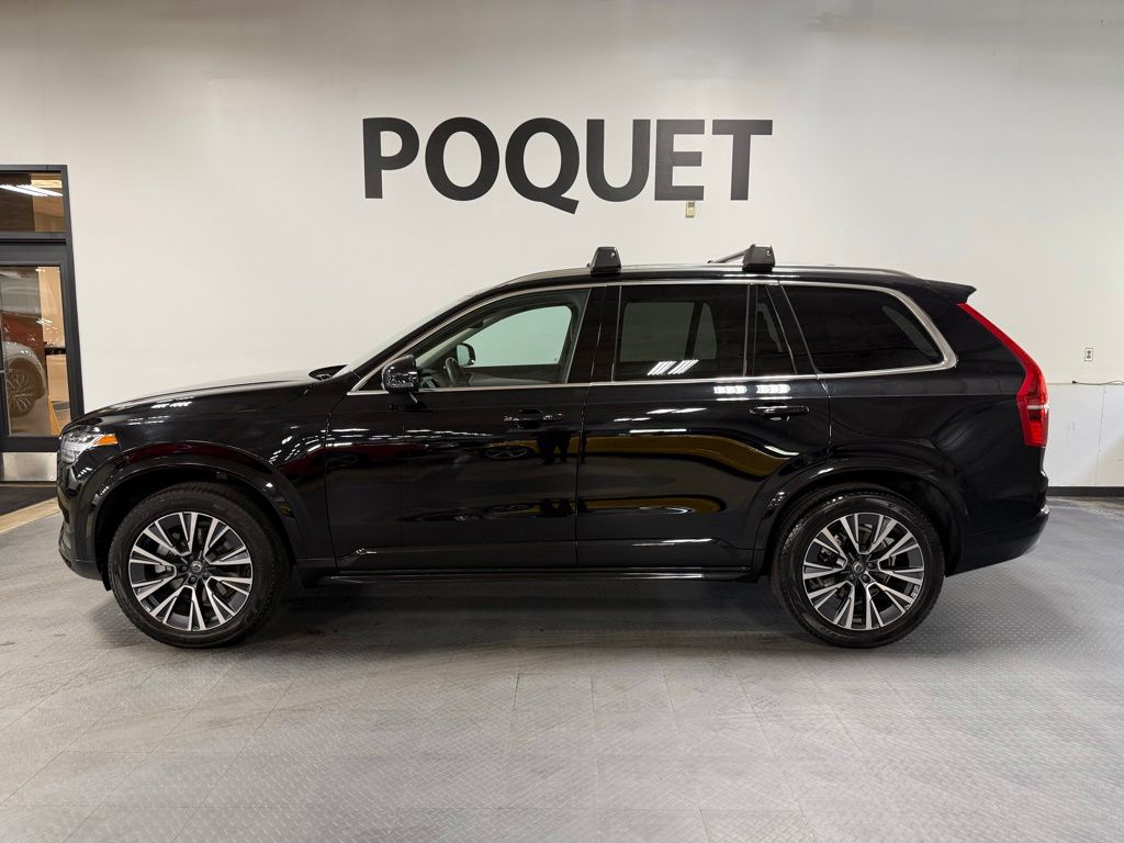 2022 Volvo XC90 T5 Momentum AWD's photo