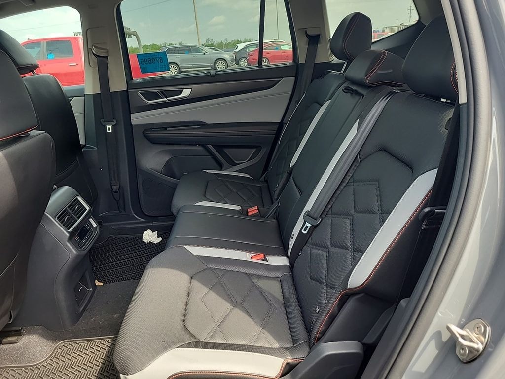 Used 2025 Volkswagen Atlas 2.0T Peak Edition SUV