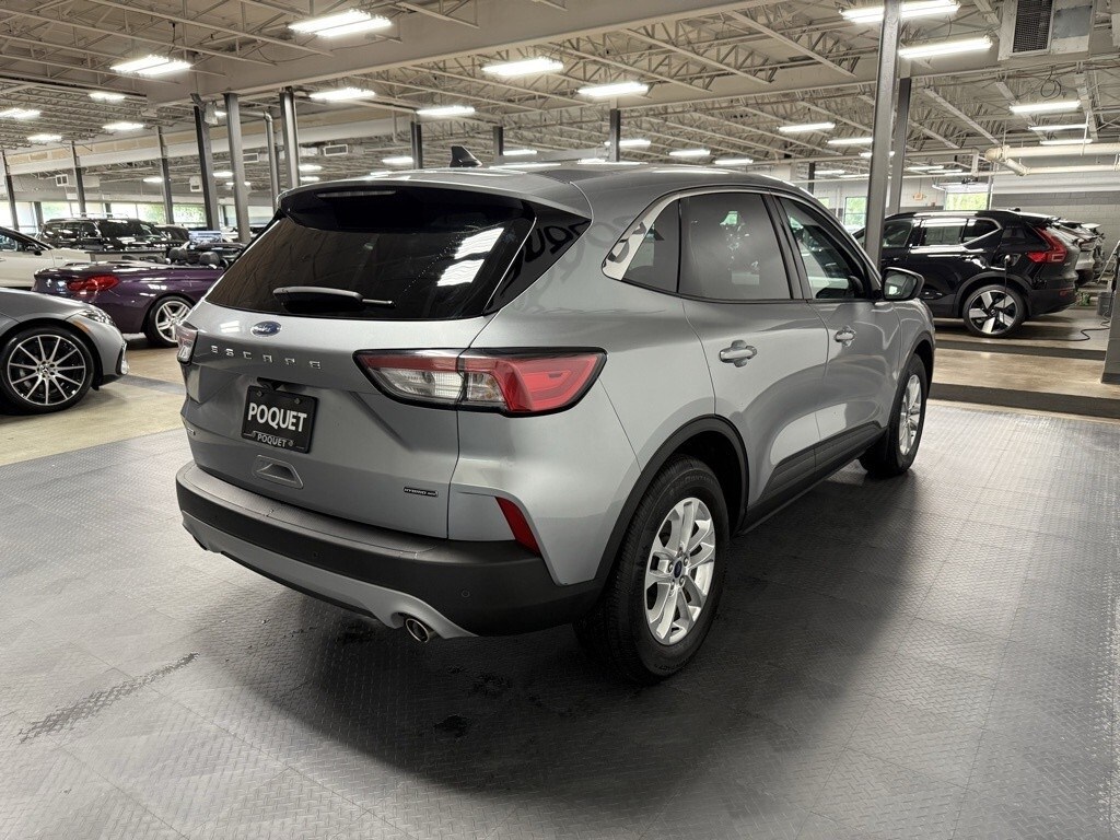 2022 Ford Escape Hybrid SE photo 4