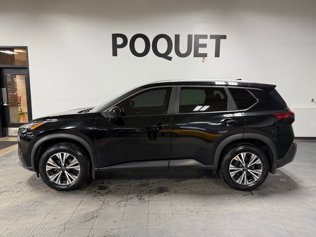 2023 Nissan Rogue SV's photo