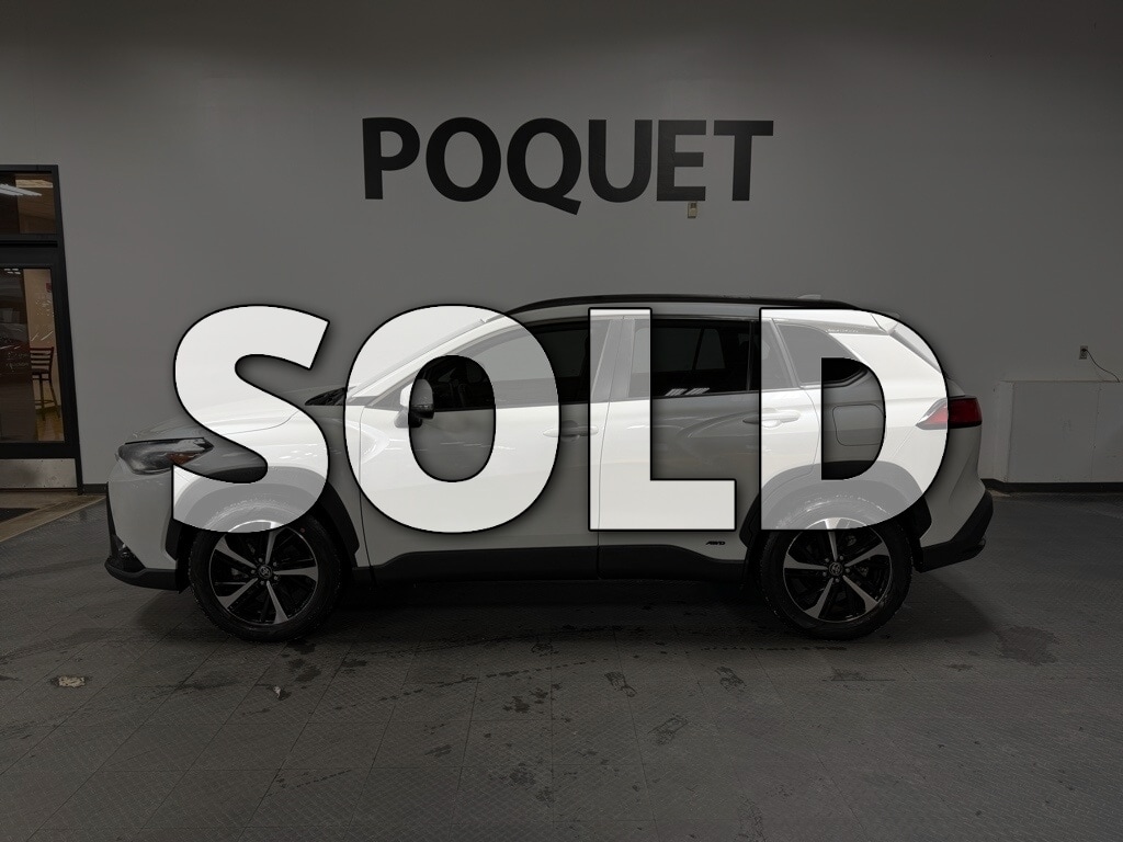 2023 Toyota Corolla Cross XSE's photo