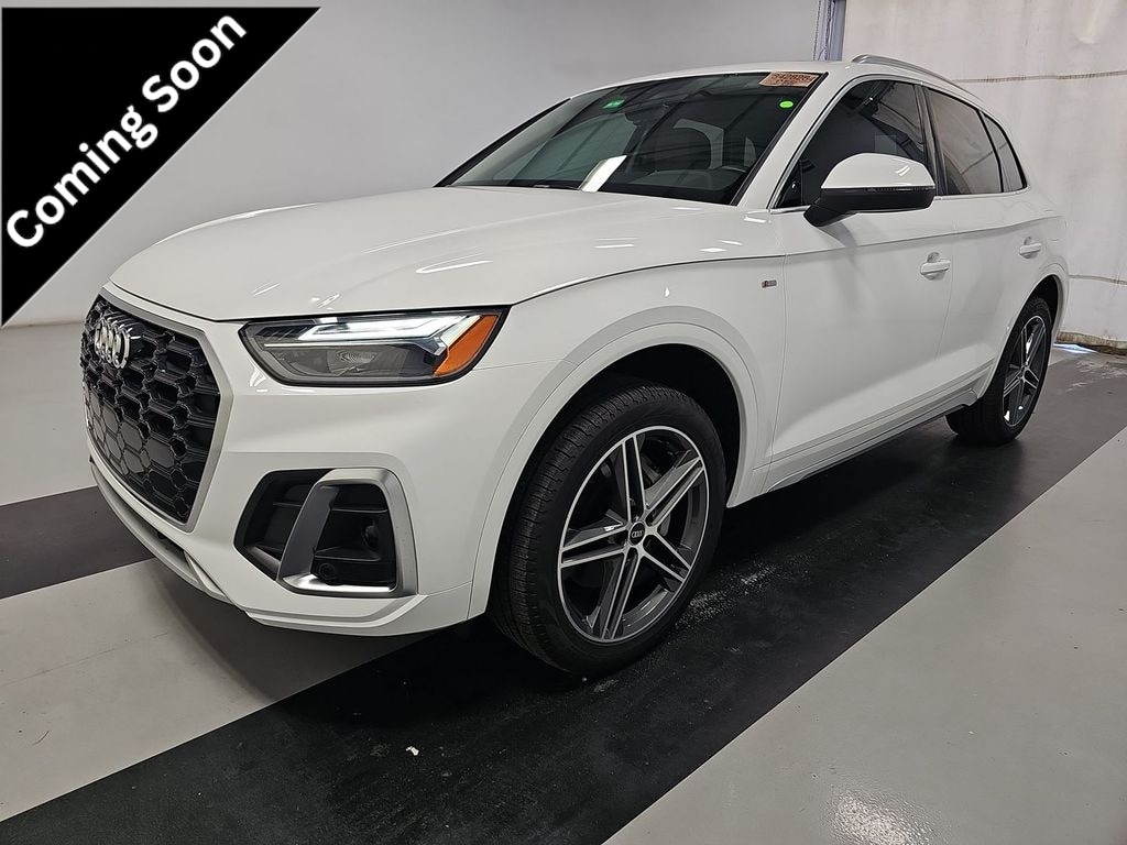 2022 Audi Q5 55 e Premium Plus's photo