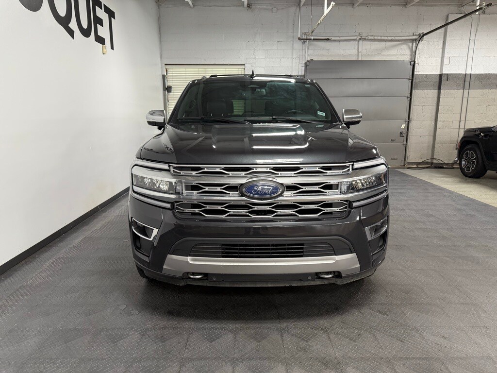 2022 Ford Expedition MAX Platinum photo 3
