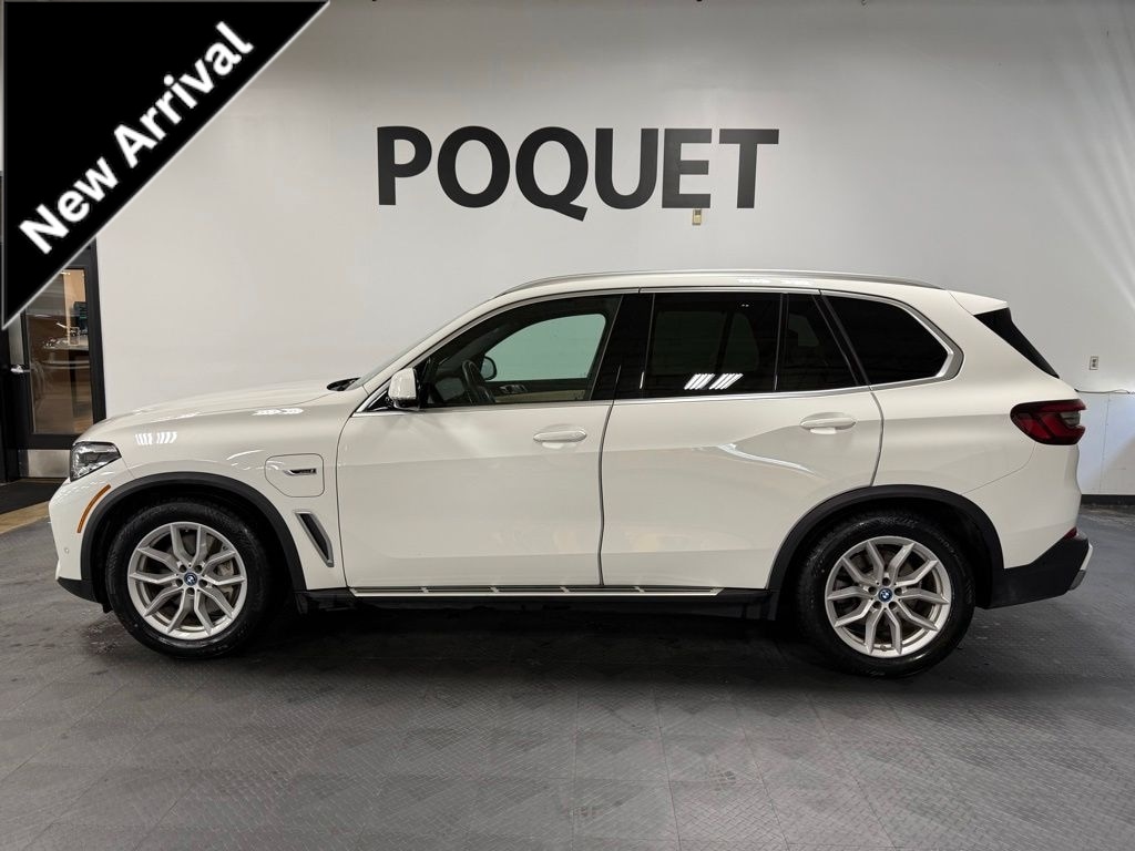 2022 BMW X5 xDrive45e's photo