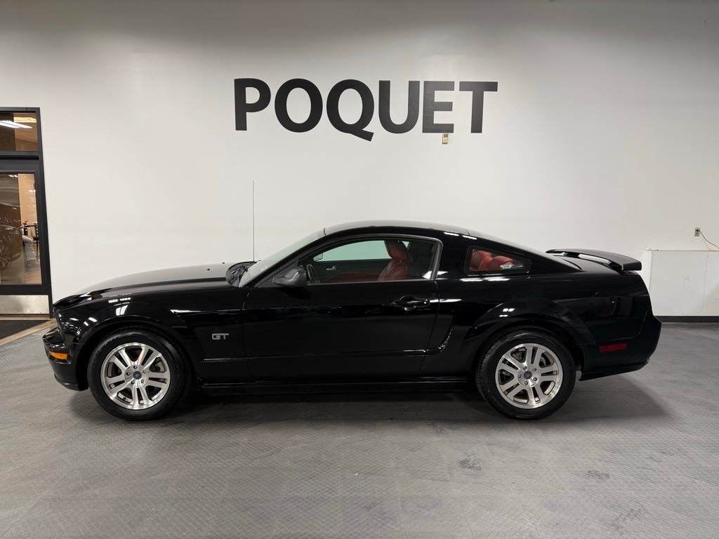 Used 2005 Ford Mustang GT Deluxe Coupe