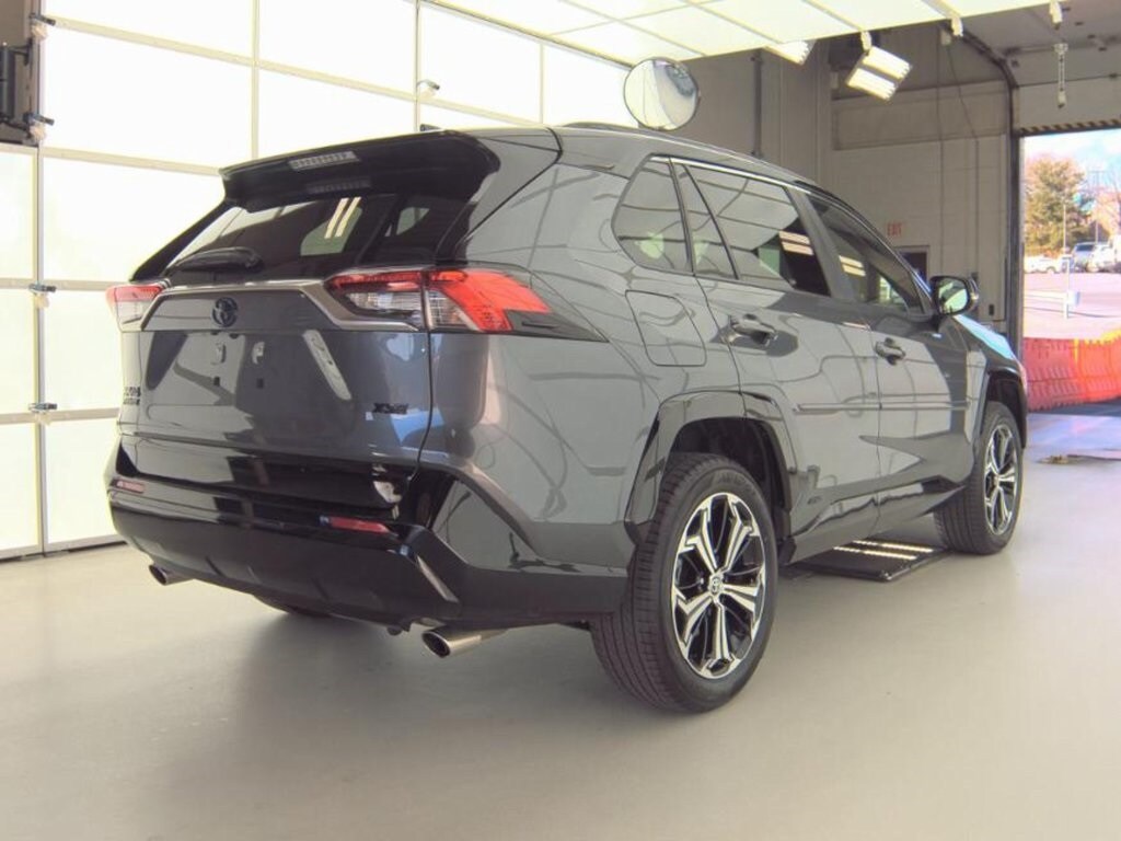 2023 Toyota RAV4 Prime XSE photo 2