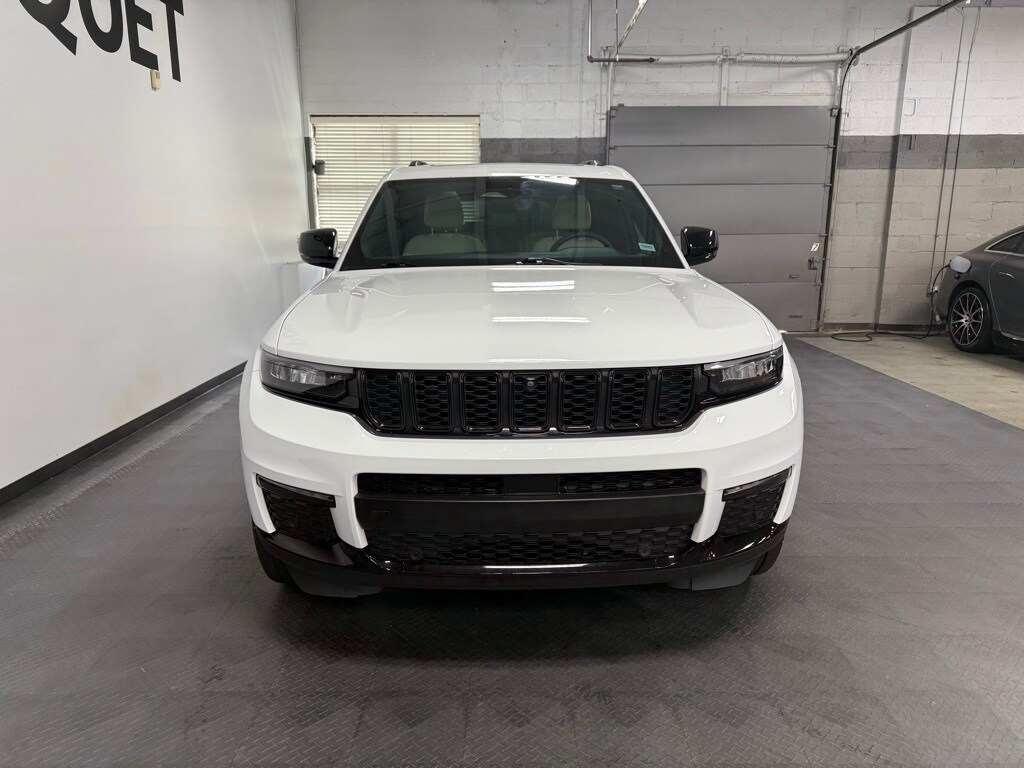 2024 Jeep Grand Cherokee Limited photo 3