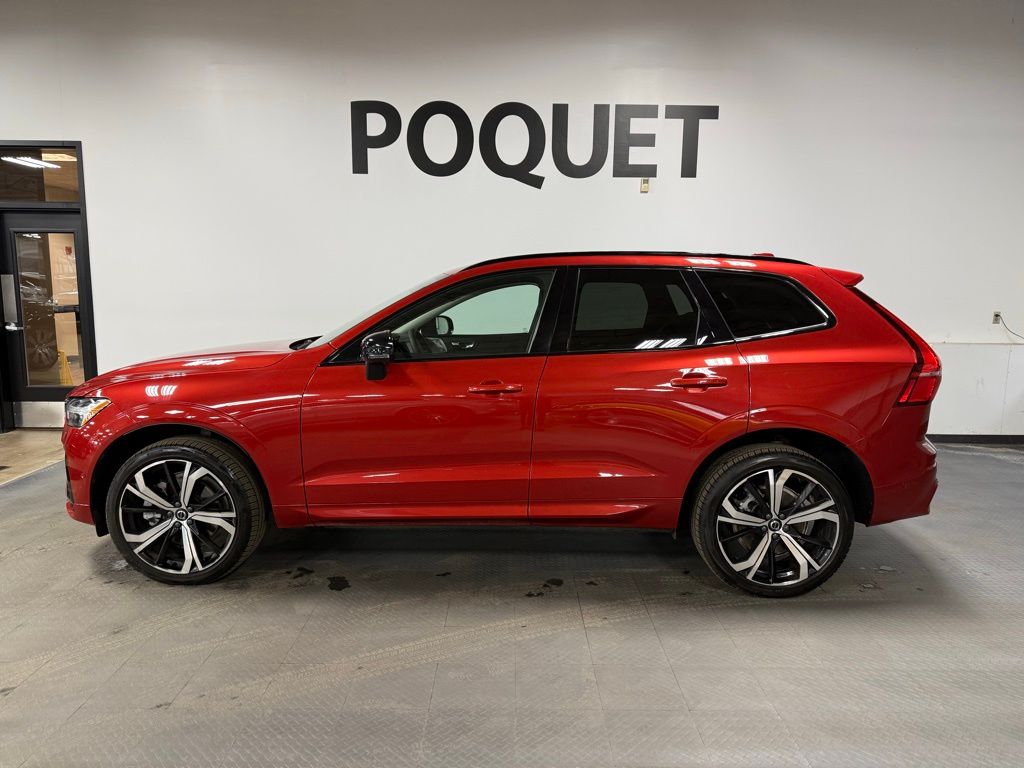 2023 Volvo XC60 B6 Ultimate Dark Theme AWD's photo