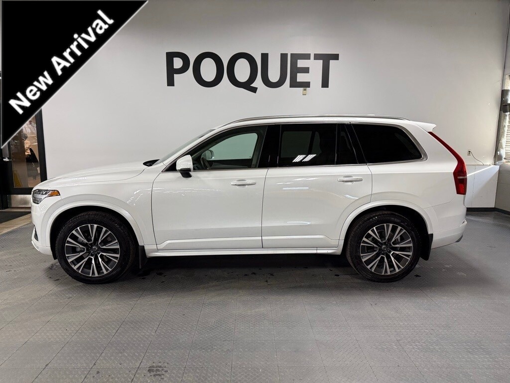2021 Volvo XC90 Momentum's photo