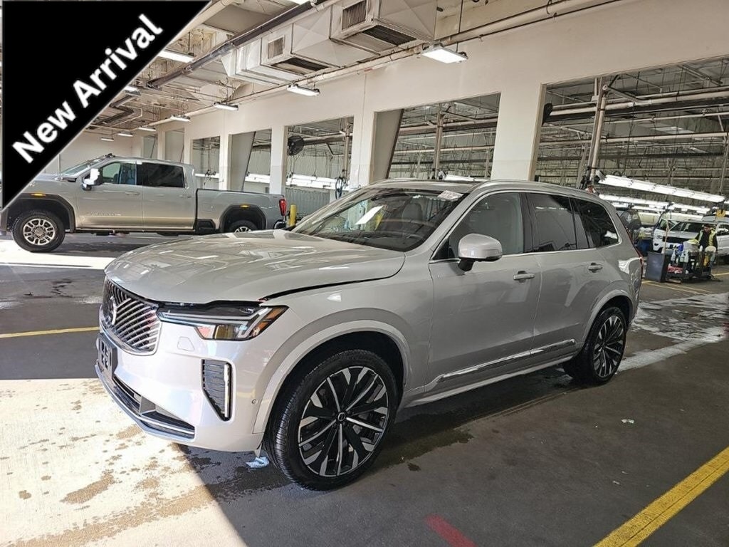 2025 Volvo XC90 Plus's photo