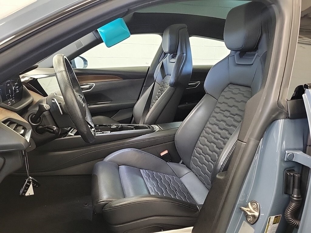2022 Audi e-tron GT Premium Plus photo 3