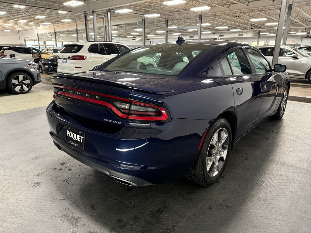 2016 Dodge Charger SXT photo 4