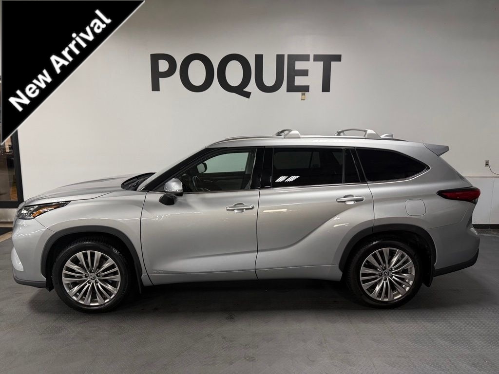 Used 2023 Toyota Highlander Hybrid Platinum SUV
