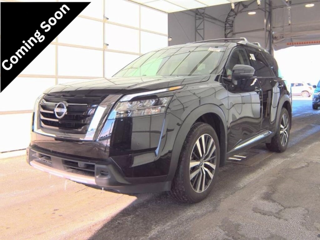 2024 Nissan Pathfinder Platinum's photo