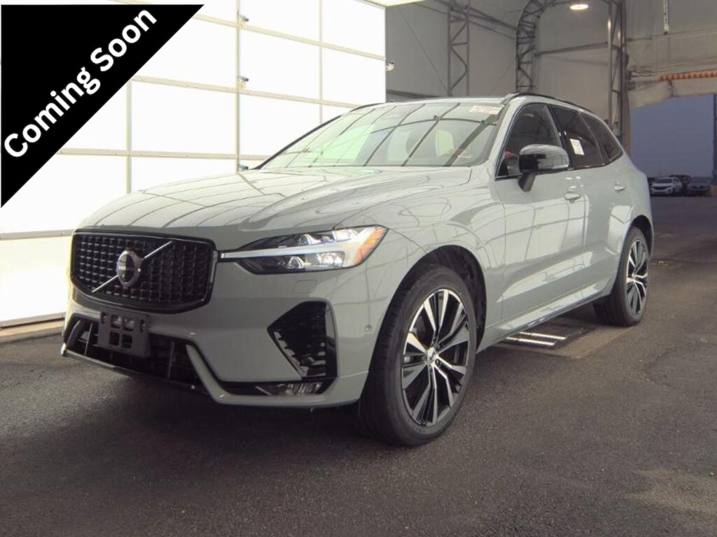 2025 Volvo XC60 Plus's photo