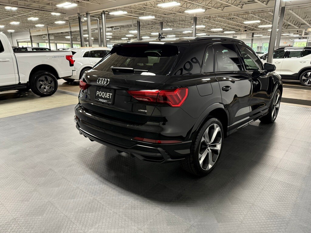 2022 Audi Q3 S line Premium Plus photo 2
