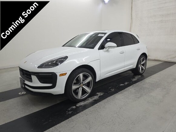 2024 Porsche Macan T's photo