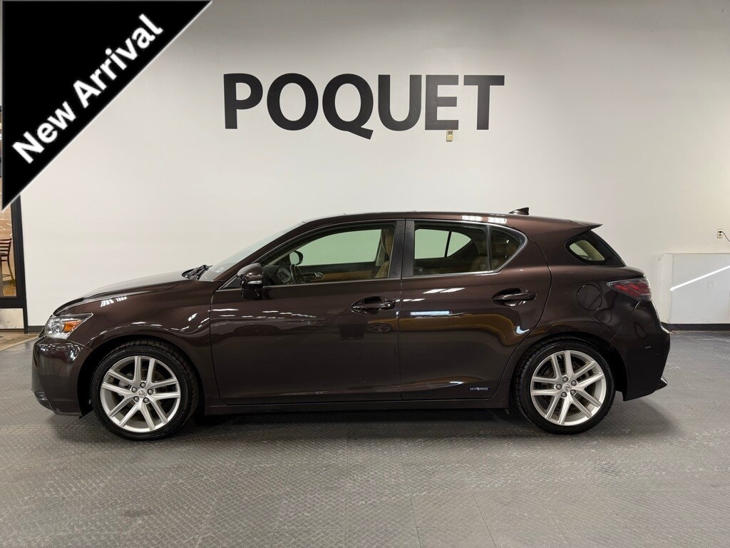 2015 Lexus CT Base's photo