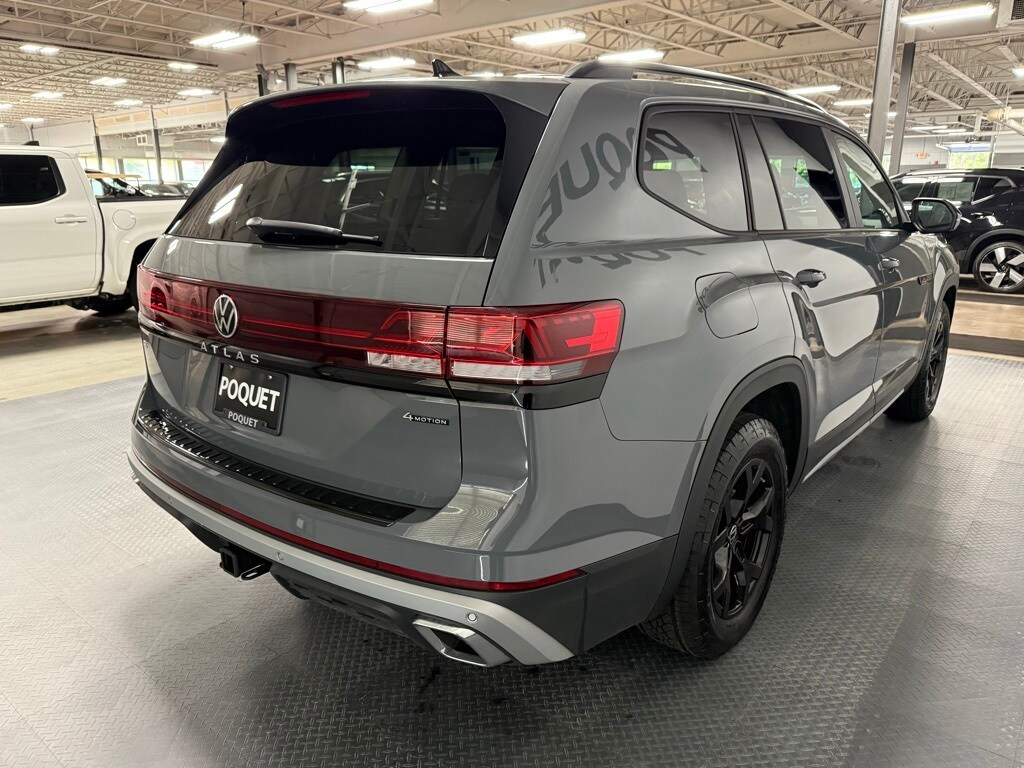 2025 Volkswagen Atlas Peak Edition SE photo 4