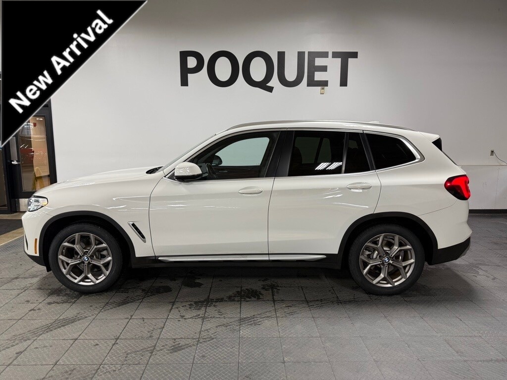 2022 BMW X3 30i's photo