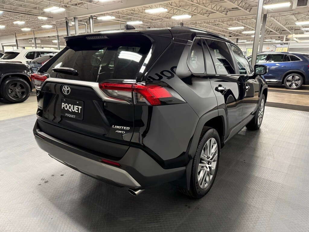 2022 Toyota RAV4 Limited photo 4