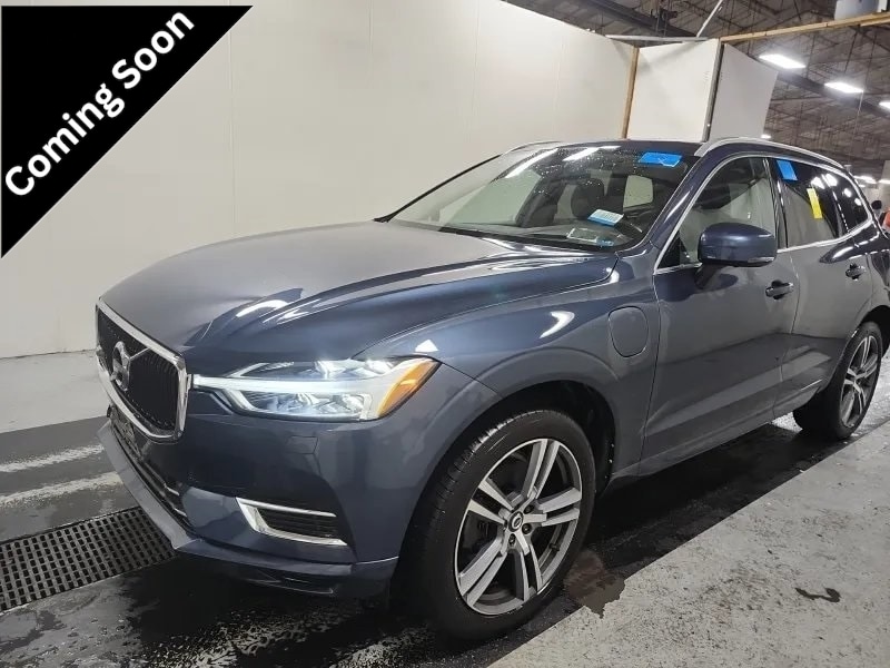 2020 Volvo XC60 Momentum's photo
