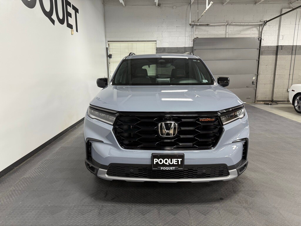 2024 Honda Pilot TrailSport photo 2