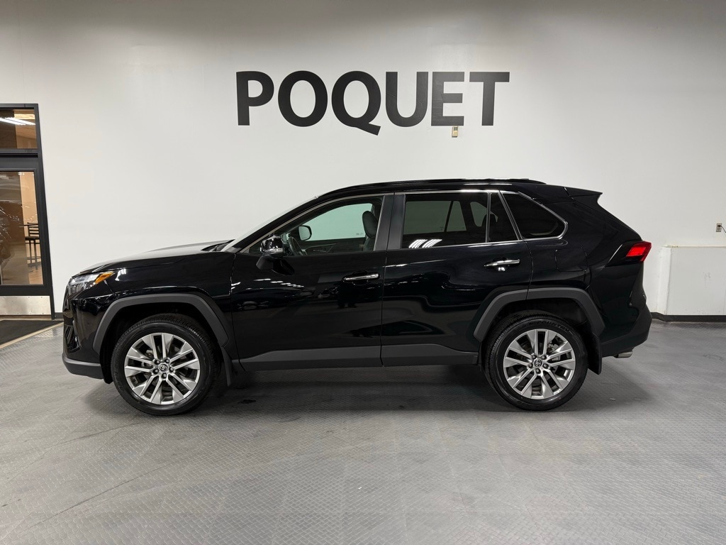 2022 Toyota RAV4 Limited's photo