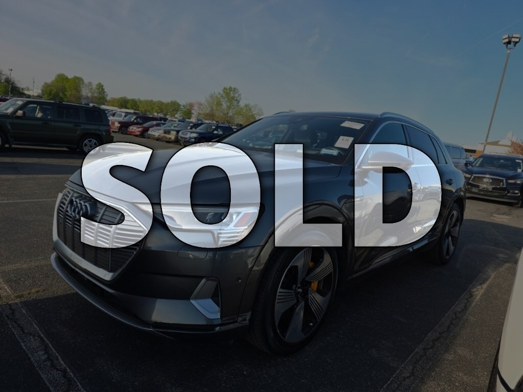 2019 Audi e-tron Prestige's photo
