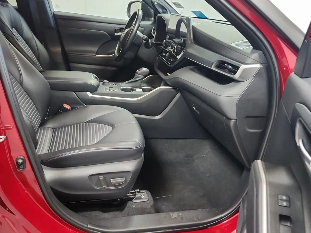 Used 2023 Toyota Highlander XSE SUV