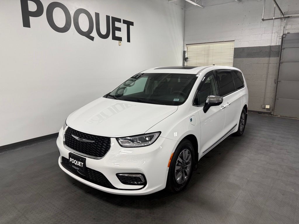 Used 2023 Chrysler Pacifica Hybrid Limited Minivan/Van