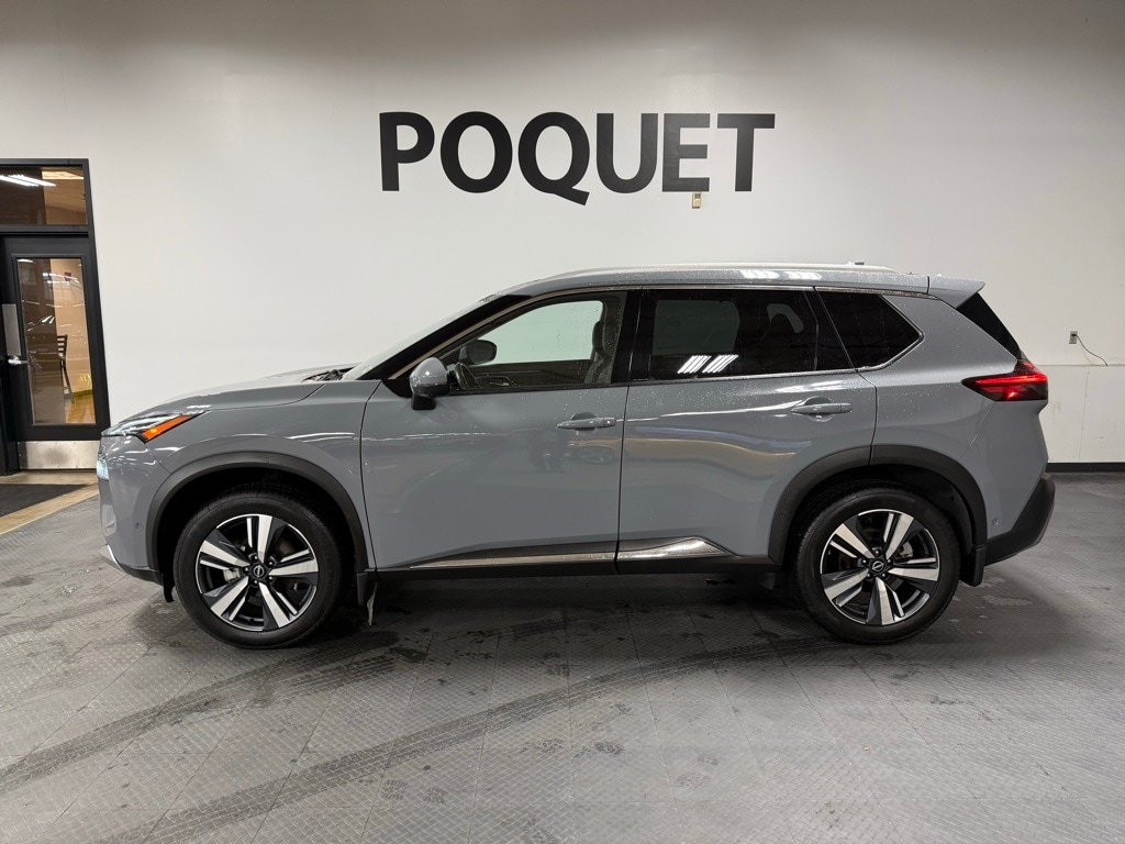 2023 Nissan Rogue Platinum's photo