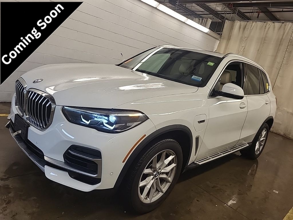 2022 BMW X5 xDrive45e's photo