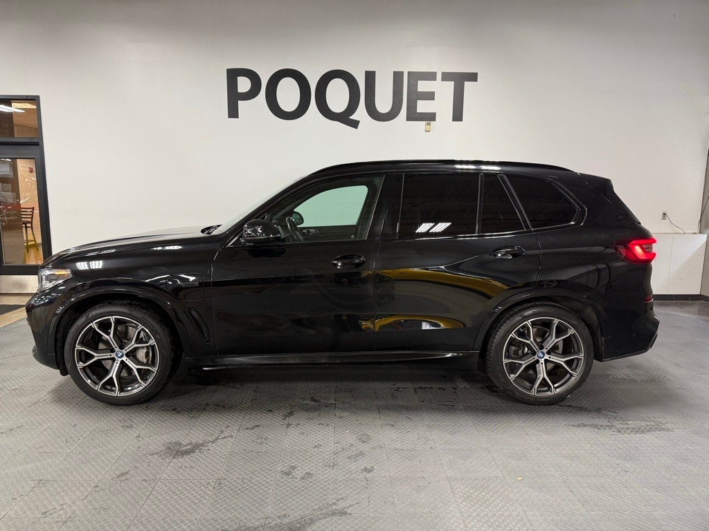 2022 BMW X5 45e's photo