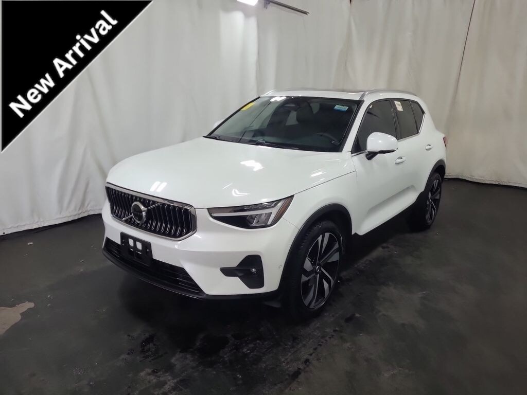 Used 2023 Volvo XC40 B5 Plus Bright Theme SUV