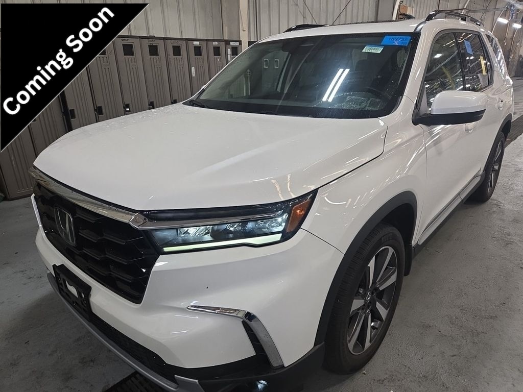 2023 Honda Pilot Touring AWD's photo