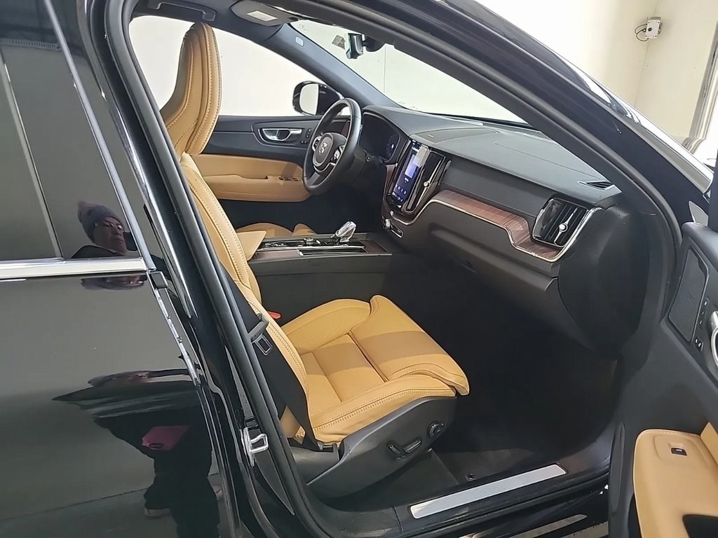 Used 2023 Volvo XC60 B6 Ultimate Bright Theme SUV