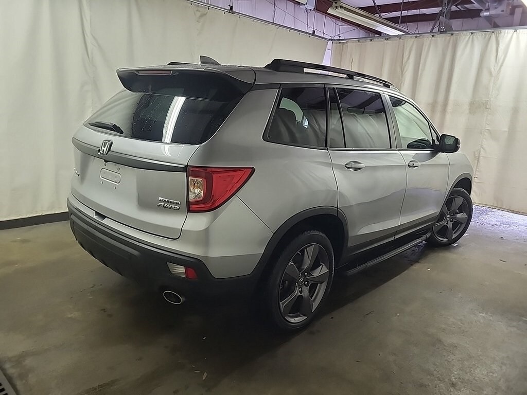 2021 Honda Passport Touring photo 2