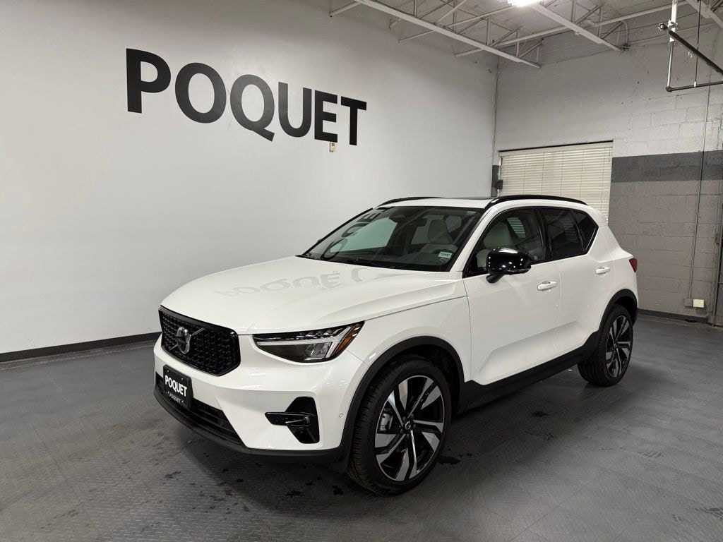 Used 2025 Volvo XC40 B5 Plus Dark Theme SUV