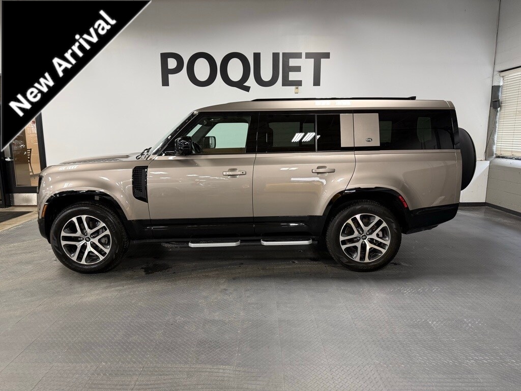 2023 Land Rover Defender SE